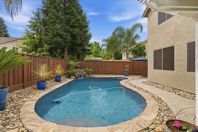 1641 Hummingbird Way, Roseville, CA 95747