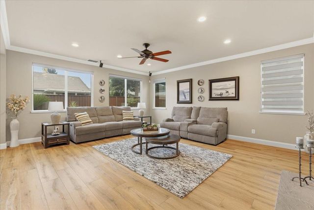 1641 Hummingbird Way, Roseville, CA 95747