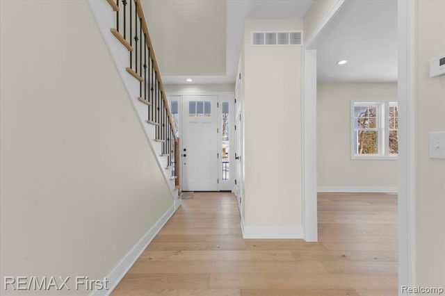 700 Devillen Avenue, Royal Oak, MI 48073