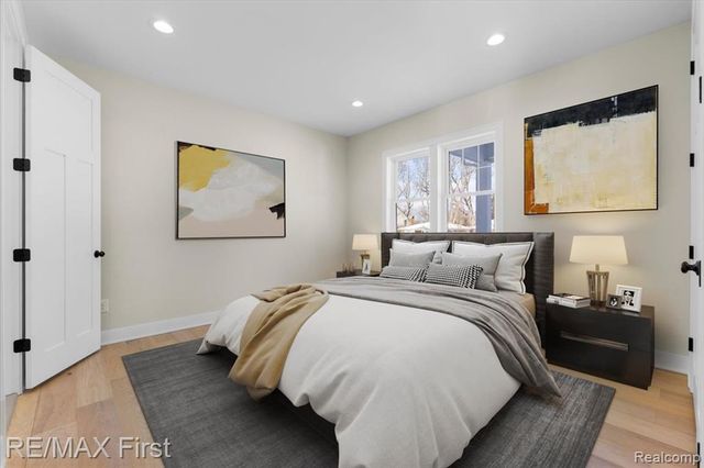 700 Devillen Avenue, Royal Oak, MI 48073