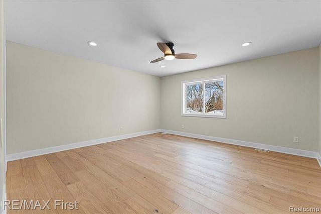 700 Devillen Avenue, Royal Oak, MI 48073