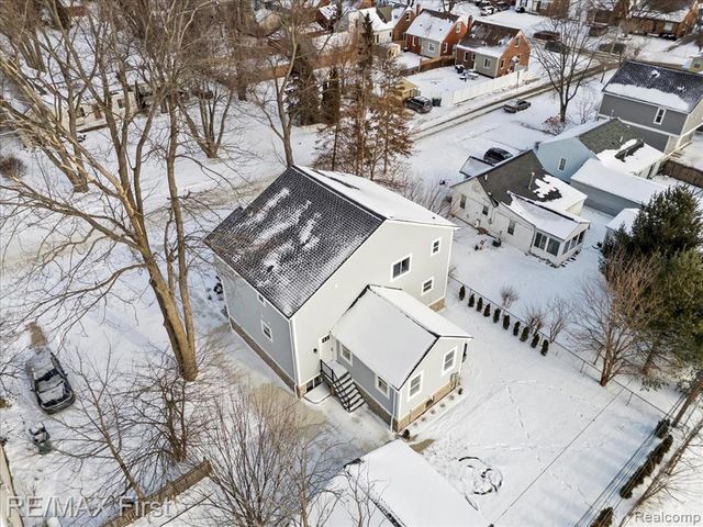 700 Devillen Avenue, Royal Oak, MI 48073