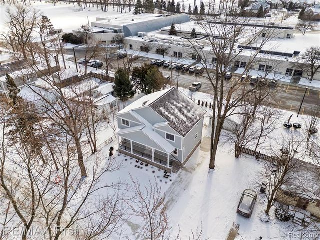 700 Devillen Avenue, Royal Oak, MI 48073