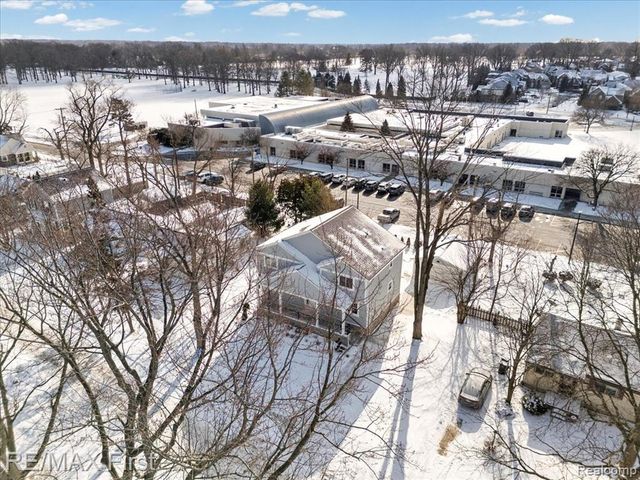 700 Devillen Avenue, Royal Oak, MI 48073