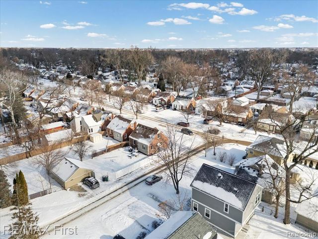 700 Devillen Avenue, Royal Oak, MI 48073