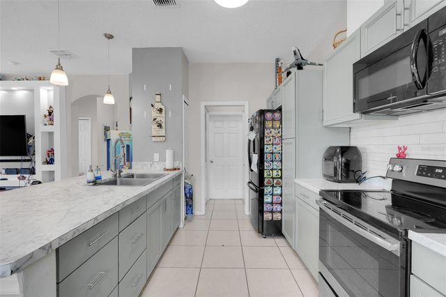 4384 PARADISE COVE COURT, Kissimmee, FL 34746