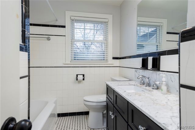 47 Harvard Place, Orchard Park, NY 14127