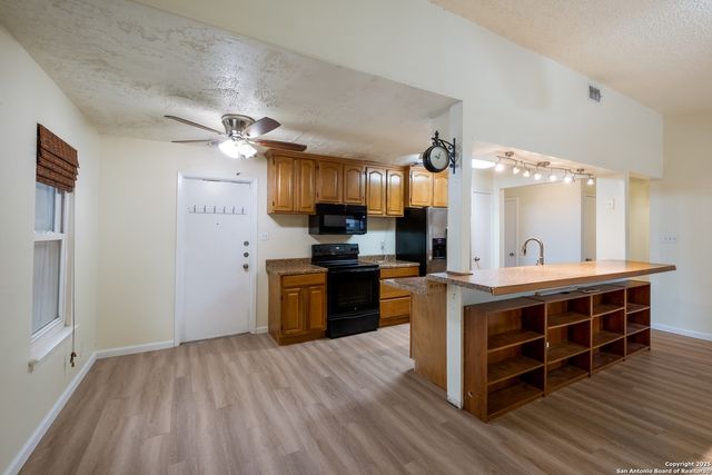 9574 Valley Dale, San Antonio, TX 78250