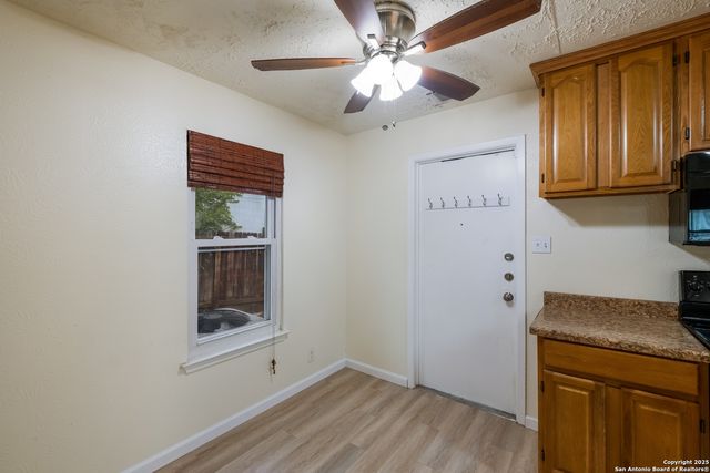 9574 Valley Dale, San Antonio, TX 78250