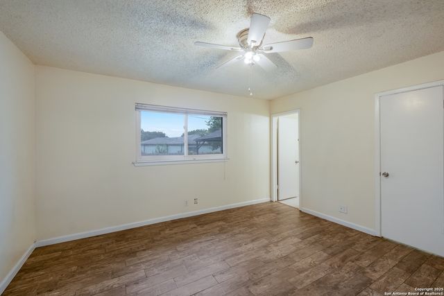 9574 Valley Dale, San Antonio, TX 78250
