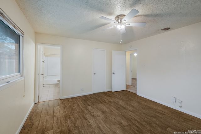9574 Valley Dale, San Antonio, TX 78250