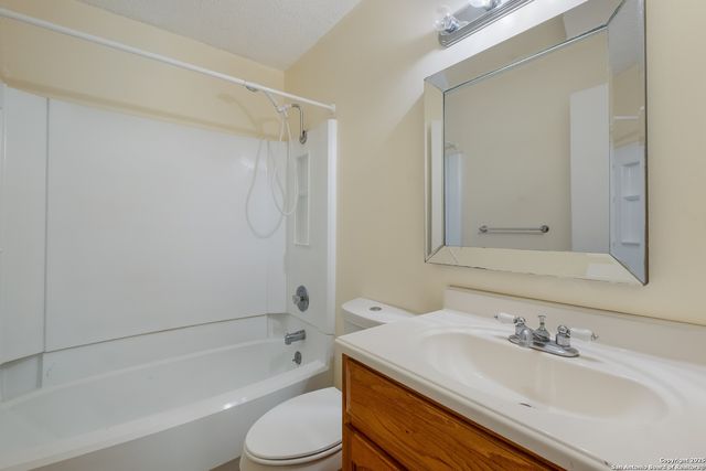 9574 Valley Dale, San Antonio, TX 78250