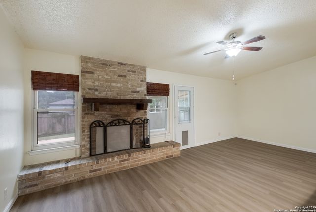9574 Valley Dale, San Antonio, TX 78250