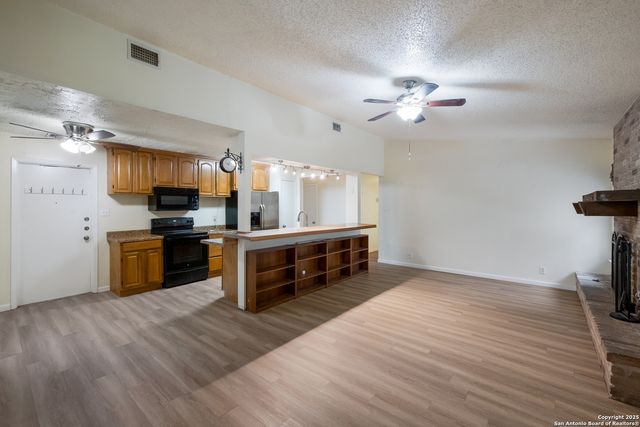 9574 Valley Dale, San Antonio, TX 78250