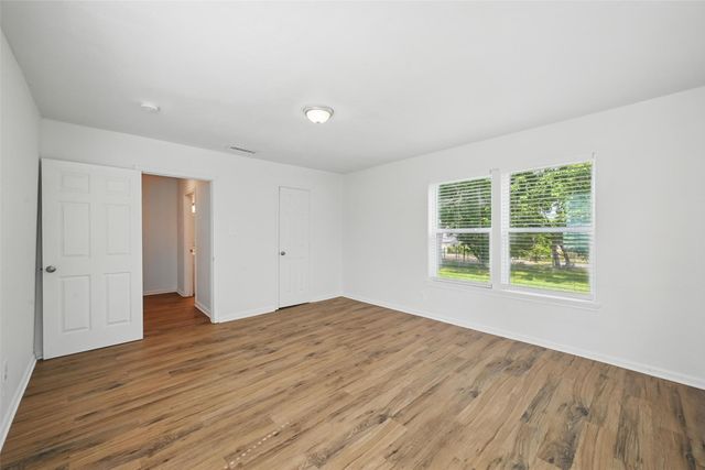 210 N 5th Avenue, Denison, TX 75021