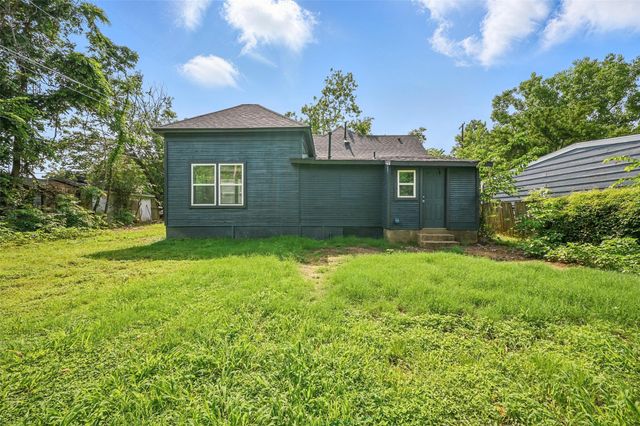 210 N 5th Avenue, Denison, TX 75021