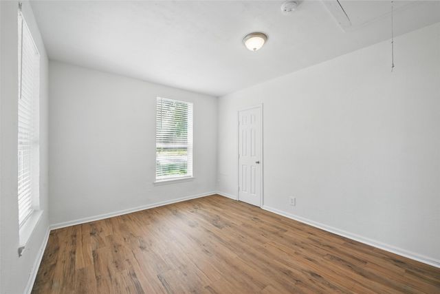 210 N 5th Avenue, Denison, TX 75021