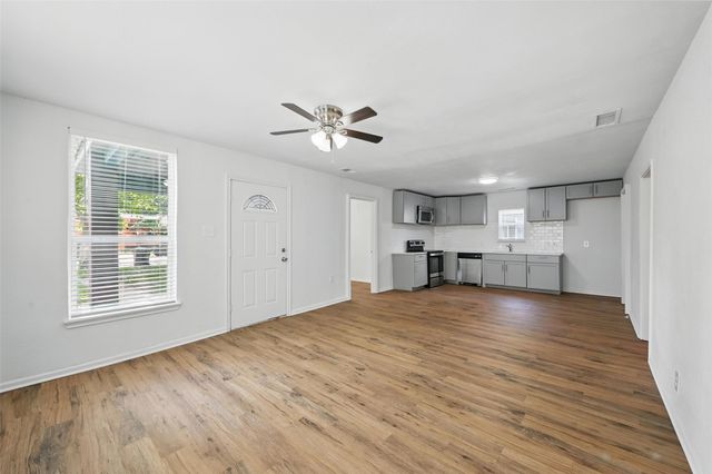 210 N 5th Avenue, Denison, TX 75021