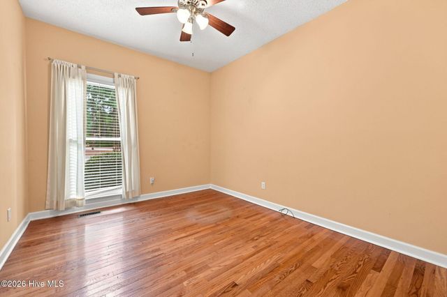 335 W Hedgelawn Way, Southern Pines, NC 28387