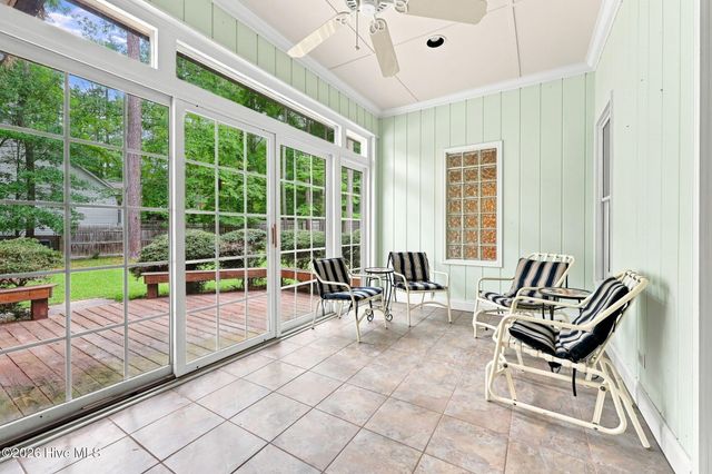 335 W Hedgelawn Way, Southern Pines, NC 28387