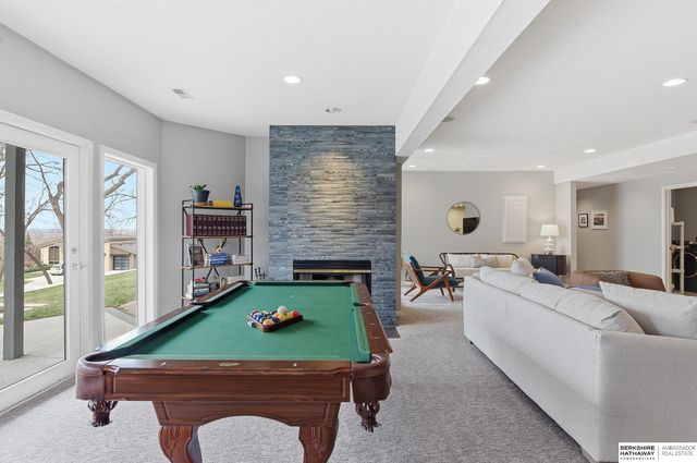 21839 Hillandale Road, Omaha, NE 68022