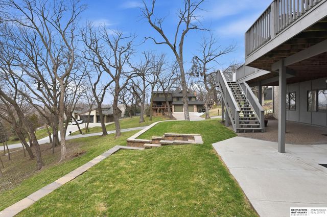 21839 Hillandale Road, Omaha, NE 68022