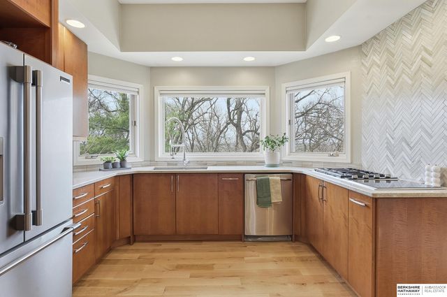 21839 Hillandale Road, Omaha, NE 68022