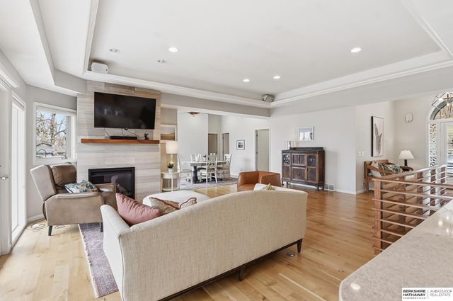 21839 Hillandale Road, Omaha, NE 68022