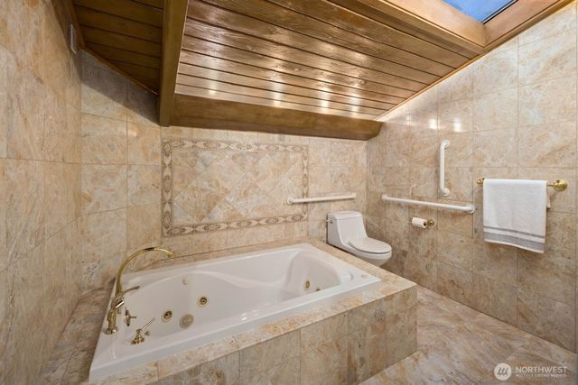 812 S Marine Hills Way, Federal Way, WA 98003