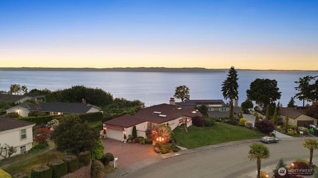812 S Marine Hills Way, Federal Way, WA 98003