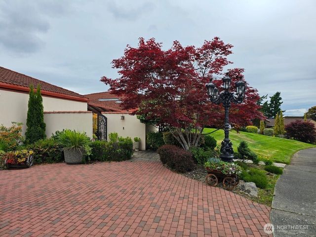 812 S Marine Hills Way, Federal Way, WA 98003