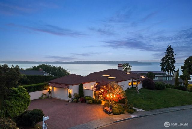 812 S Marine Hills Way, Federal Way, WA 98003