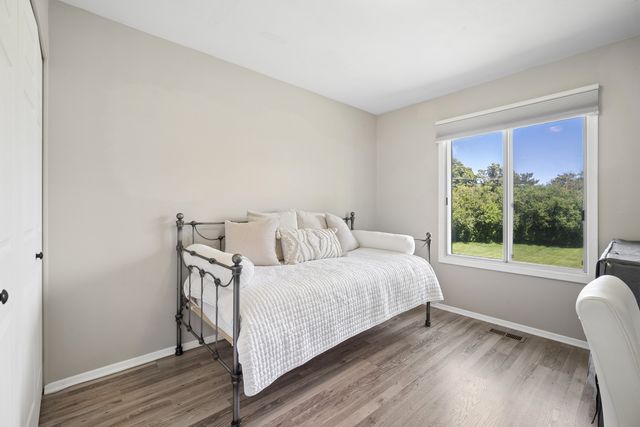 1321 Barclay Lane, Deerfield, IL 60015