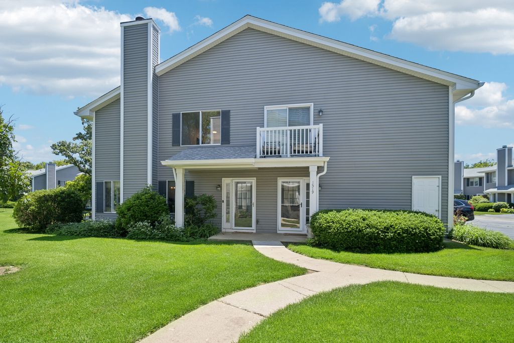 1321 Barclay Lane, Deerfield, IL 60015