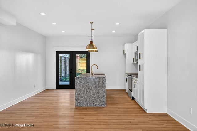 823 E Chestnut St, Louisville, KY 40204