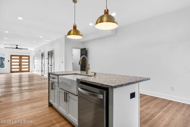 823 E Chestnut St, Louisville, KY 40204