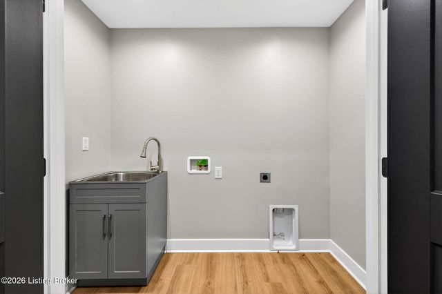 823 E Chestnut St, Louisville, KY 40204