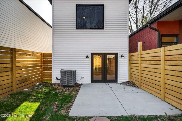 823 E Chestnut St, Louisville, KY 40204