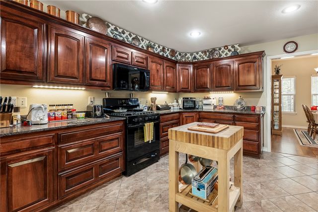 1 Kincardine Lane, Bella Vista, AR 72715
