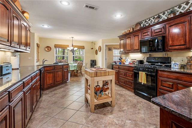1 Kincardine Lane, Bella Vista, AR 72715