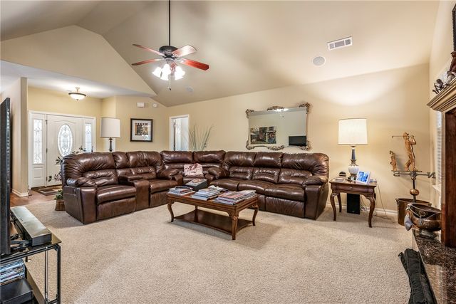 1 Kincardine Lane, Bella Vista, AR 72715