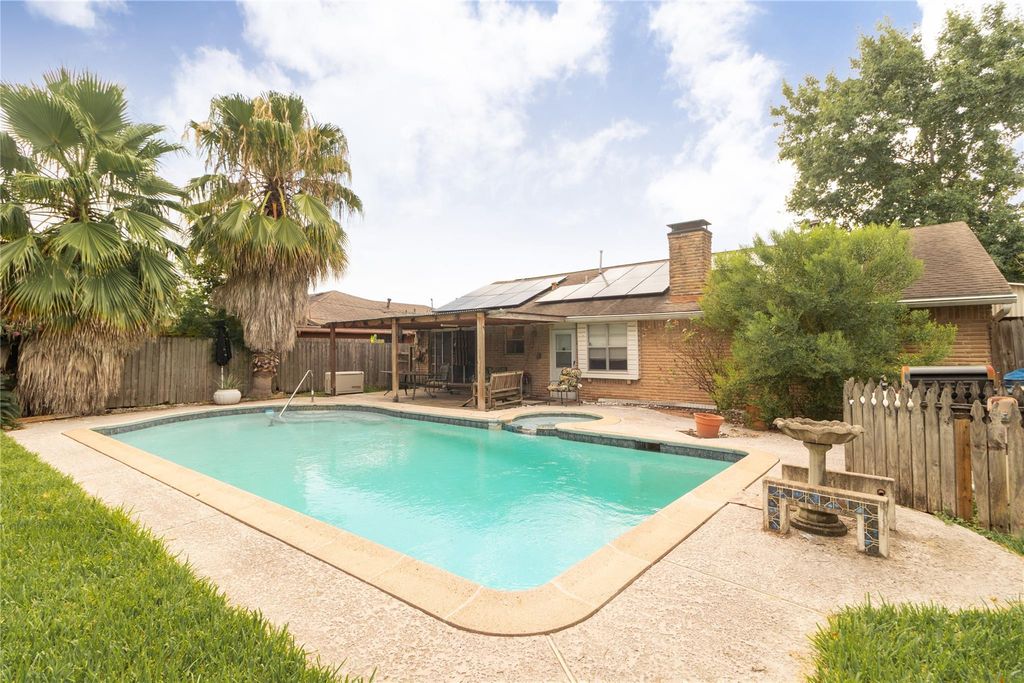 827 Onaleigh Drive, Channelview, TX 77530