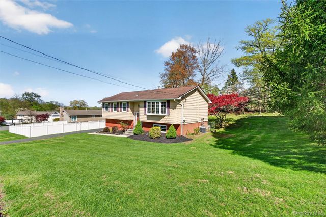 10 Termasen Drive, Stony Point, NY 10980