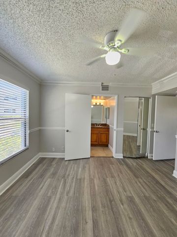 1453 LAKE CRYSTAL Drive D, West Palm Beach, FL 33411