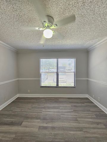 1453 LAKE CRYSTAL Drive D, West Palm Beach, FL 33411