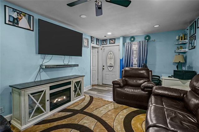 30 Touro Street, Providence, RI 02904