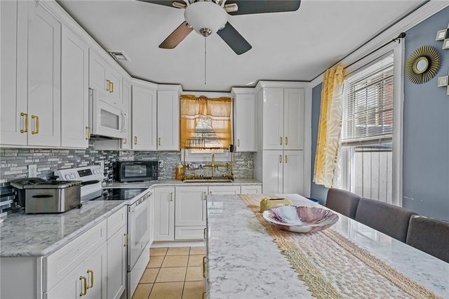 30 Touro Street, Providence, RI 02904