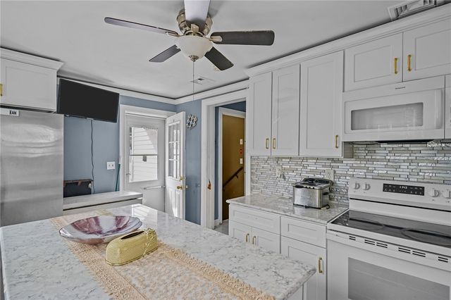 30 Touro Street, Providence, RI 02904