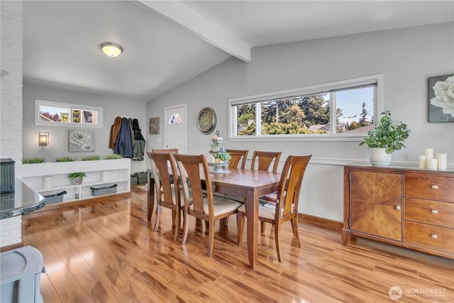 511 S 196th Street, Des Moines, WA 98148
