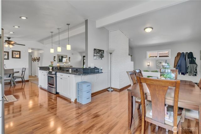 511 S 196th Street, Des Moines, WA 98148